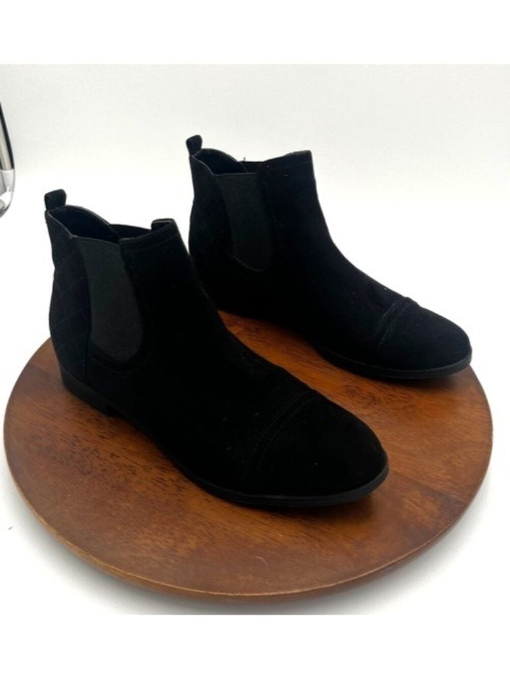 Unisa Women’s Black Tayes Pull-On Chelsea Ankle Bootie Size 8M